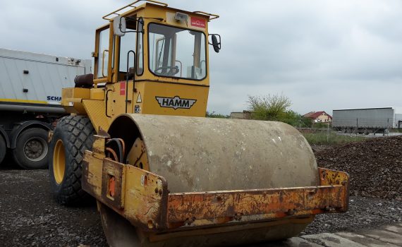 De inchiriat Cilindru Compactor Hamm