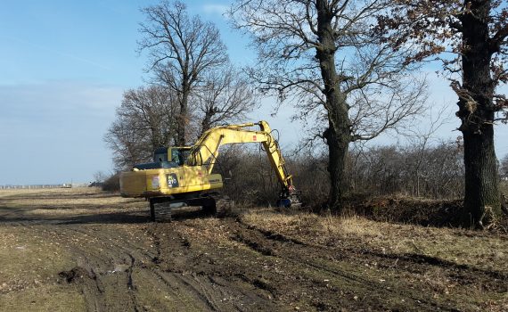 inchiriere-excavator-komatsu